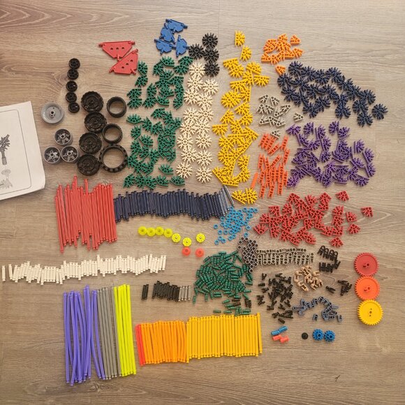 K'nex building set- large lot of mixed sets in storage container - Picture 8 of 8